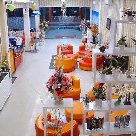 Fortune Front One Hotel Kendari Exterior photo