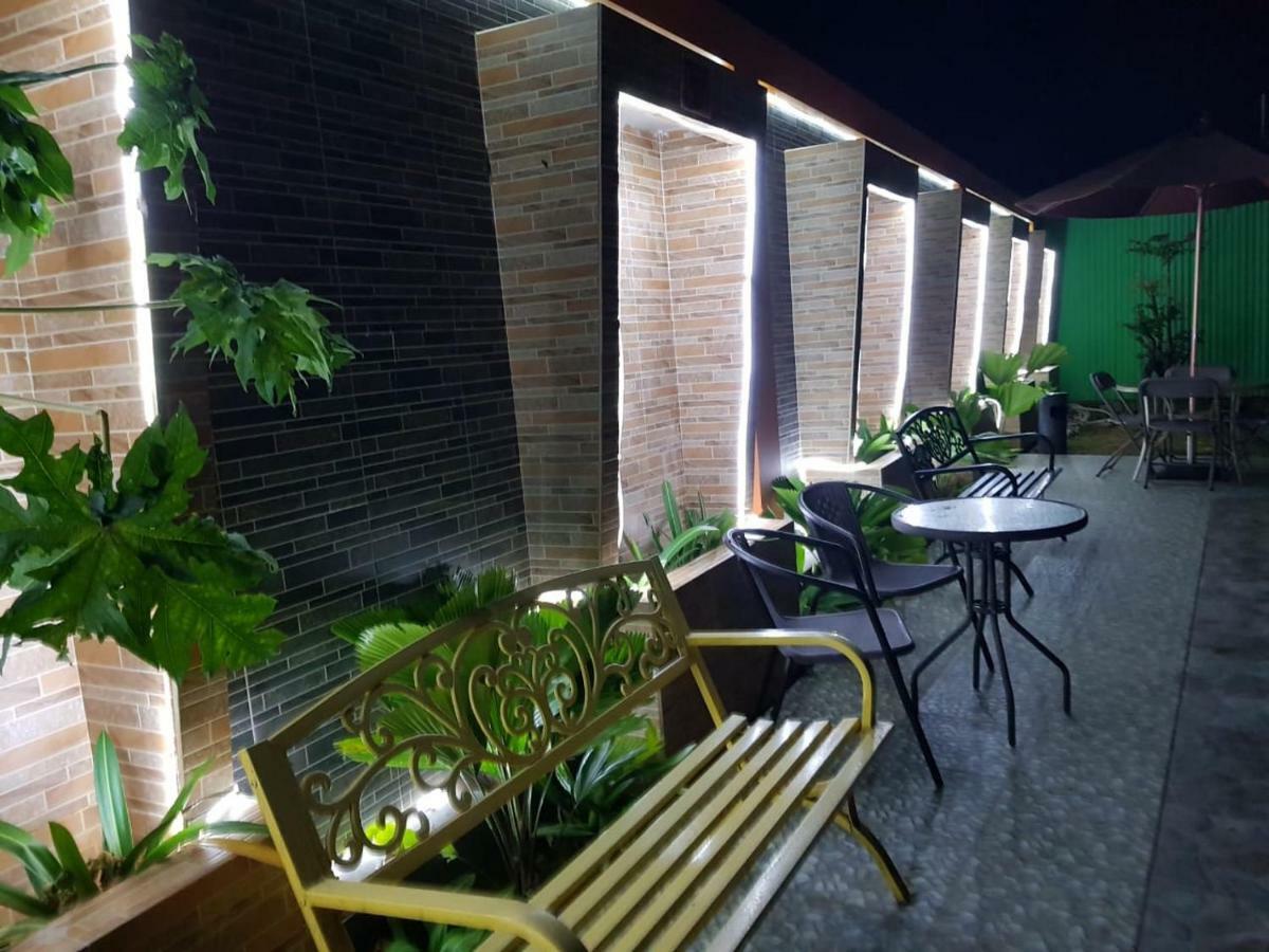 Fortune Front One Hotel Kendari Exterior photo